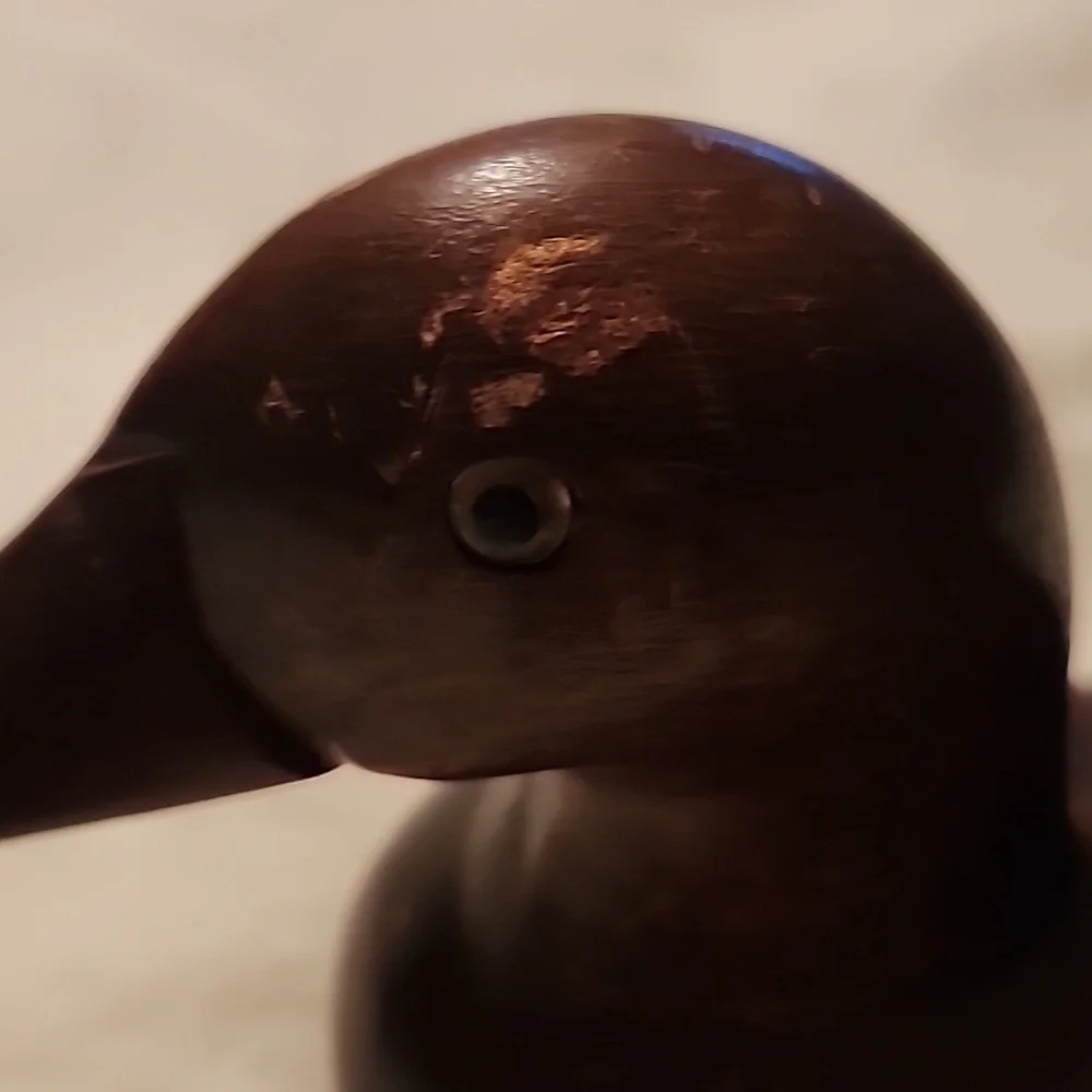 VINTAGE  WOODEN DECOY DUCK SOLID  WOOD FIGURE TABLETOP DECOR POLISHED  FOLK ART. - Picture 2 of 10